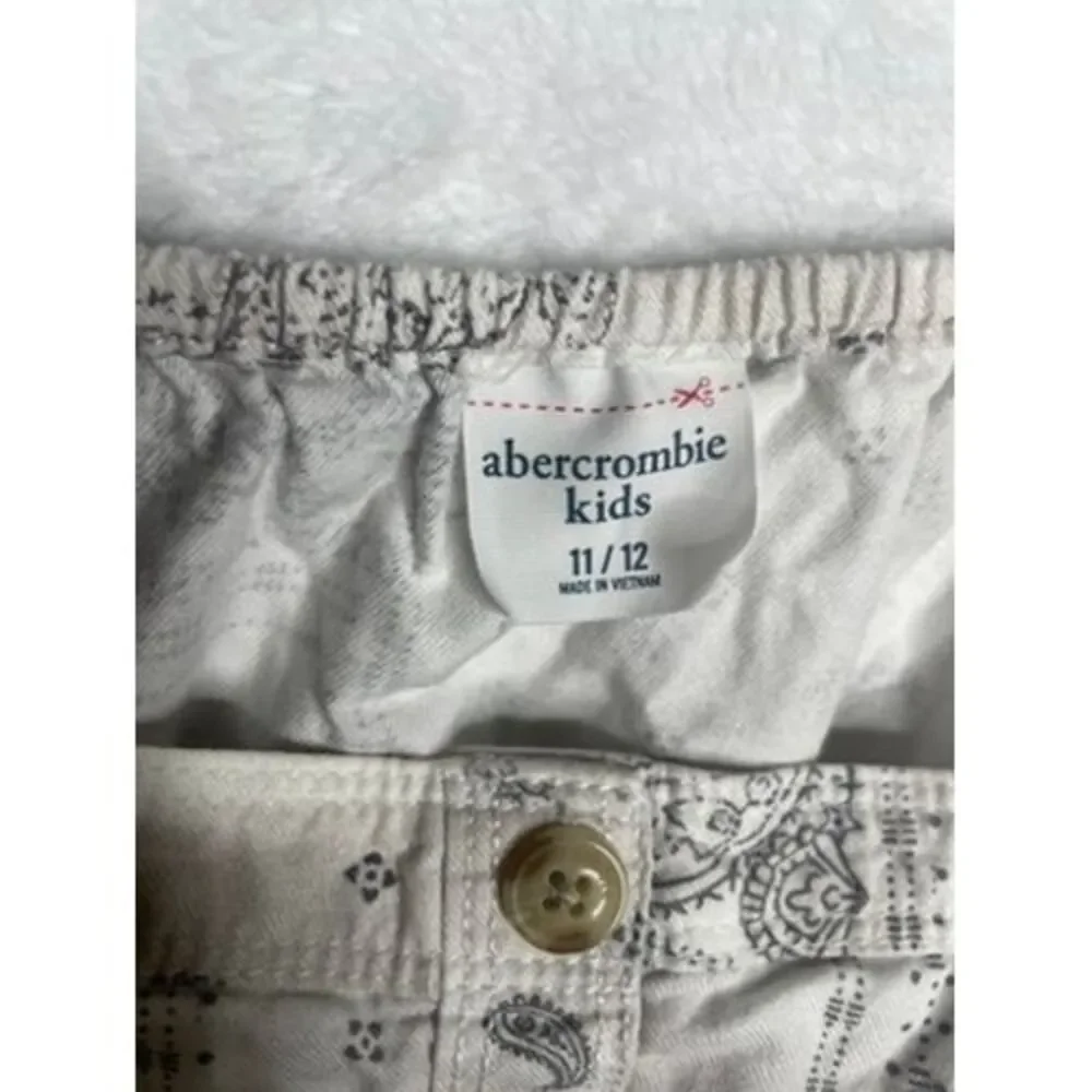 Abercrombie kids‎ Romper Paisley Print Size 11/12 White Gray